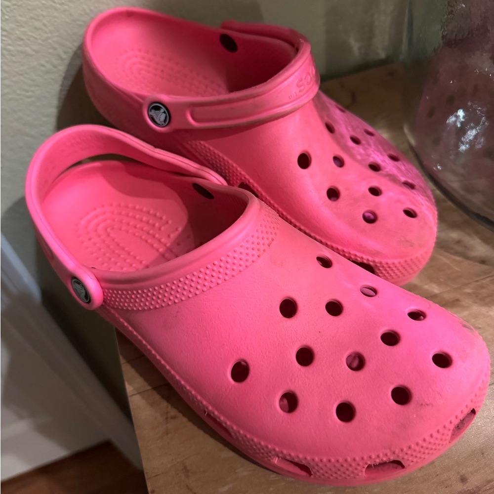 Pink croc M9/W11